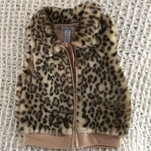 Girls 3T Faux Fur vest.